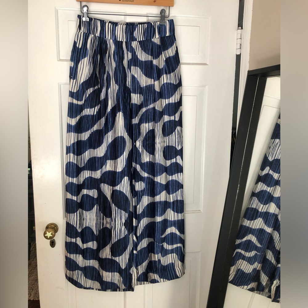 Banana Republic Navy and White Abstract Pleated Wide Leg Pants